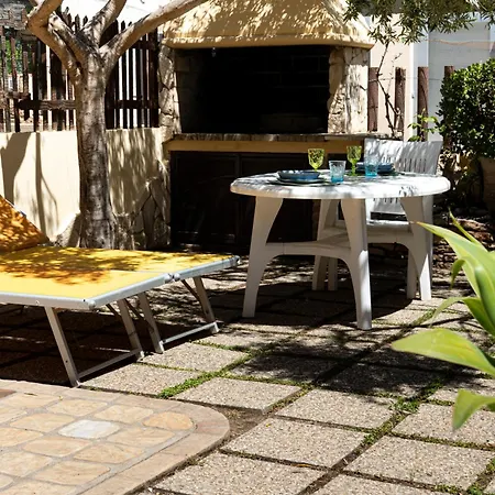 Simiri Caposchiera Con Cortile E Bbq *