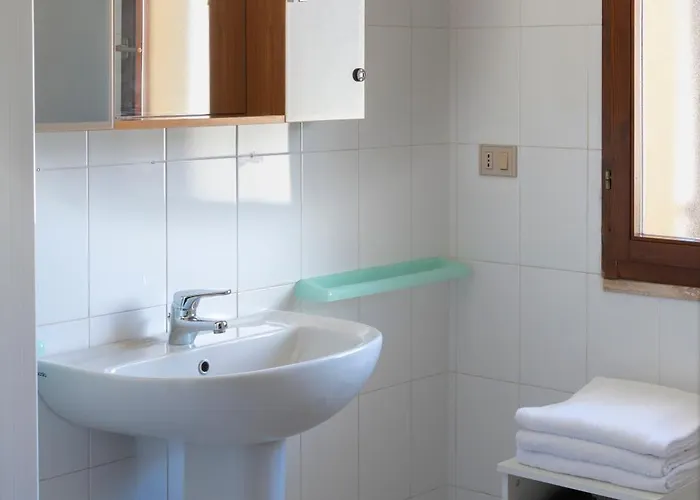 Simiri Caposchiera Con Cortile E Bbq *