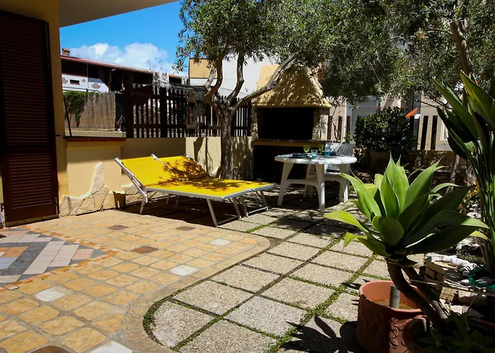 Simiri Caposchiera Con Cortile E Bbq *