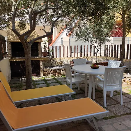 Ferienhaus Simiri Caposchiera Con Cortile E Bbq