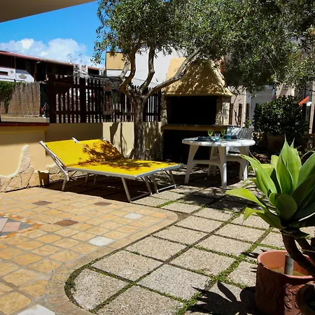 Simiri Caposchiera Con Cortile E Bbq *