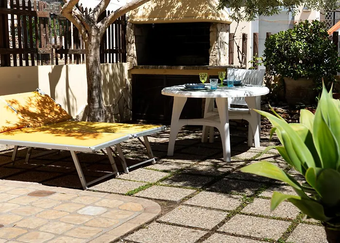 Simiri Caposchiera Con Cortile E Bbq *