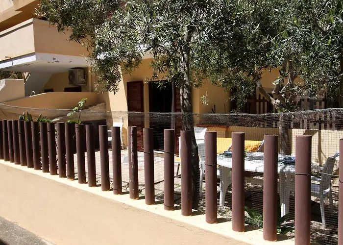 Simiri Caposchiera Con Cortile E Bbq Дом отдыха