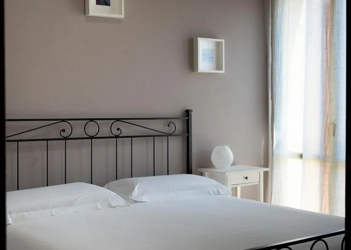 Simiri Caposchiera Con Cortile E Bbq Вилласимиус